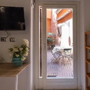 Appartamento Rione Monti With Private Garden, Roma